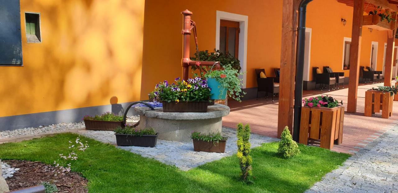 Penzion U Pepicka Netolice Exterior foto