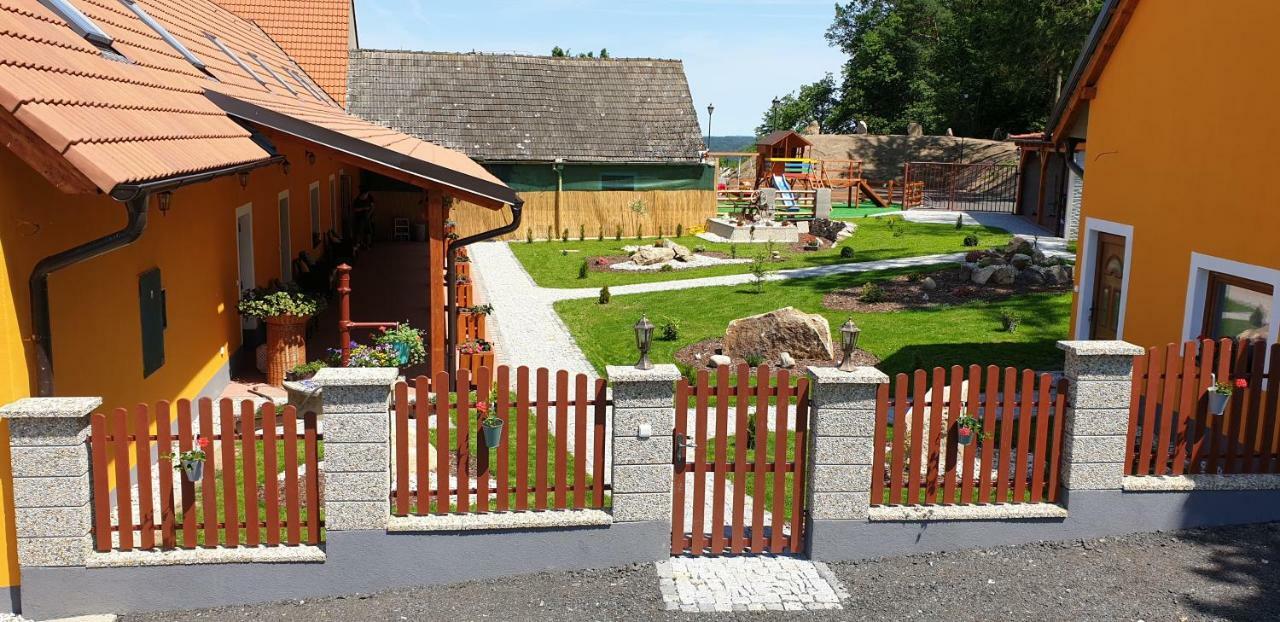 Penzion U Pepicka Netolice Exterior foto